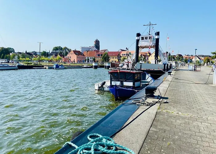 Das Gelbe Haus Am Hafen